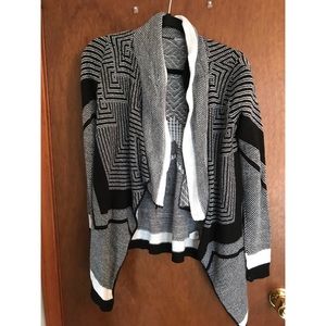 Black and white geometric patterned cardigan